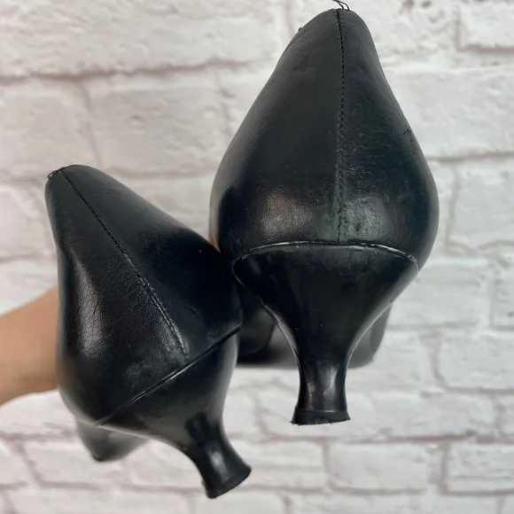 Salvatore Ferragamo Black Leather Logo Kitten Career Style Heels Size 10 - Picture 7 of 13